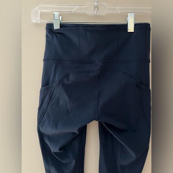 Lululemon Leggings 7/8 length size 4 - Picture 4 of 9